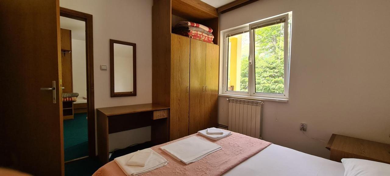 Guest House Tiha Noc Žabljak Eksteriør billede